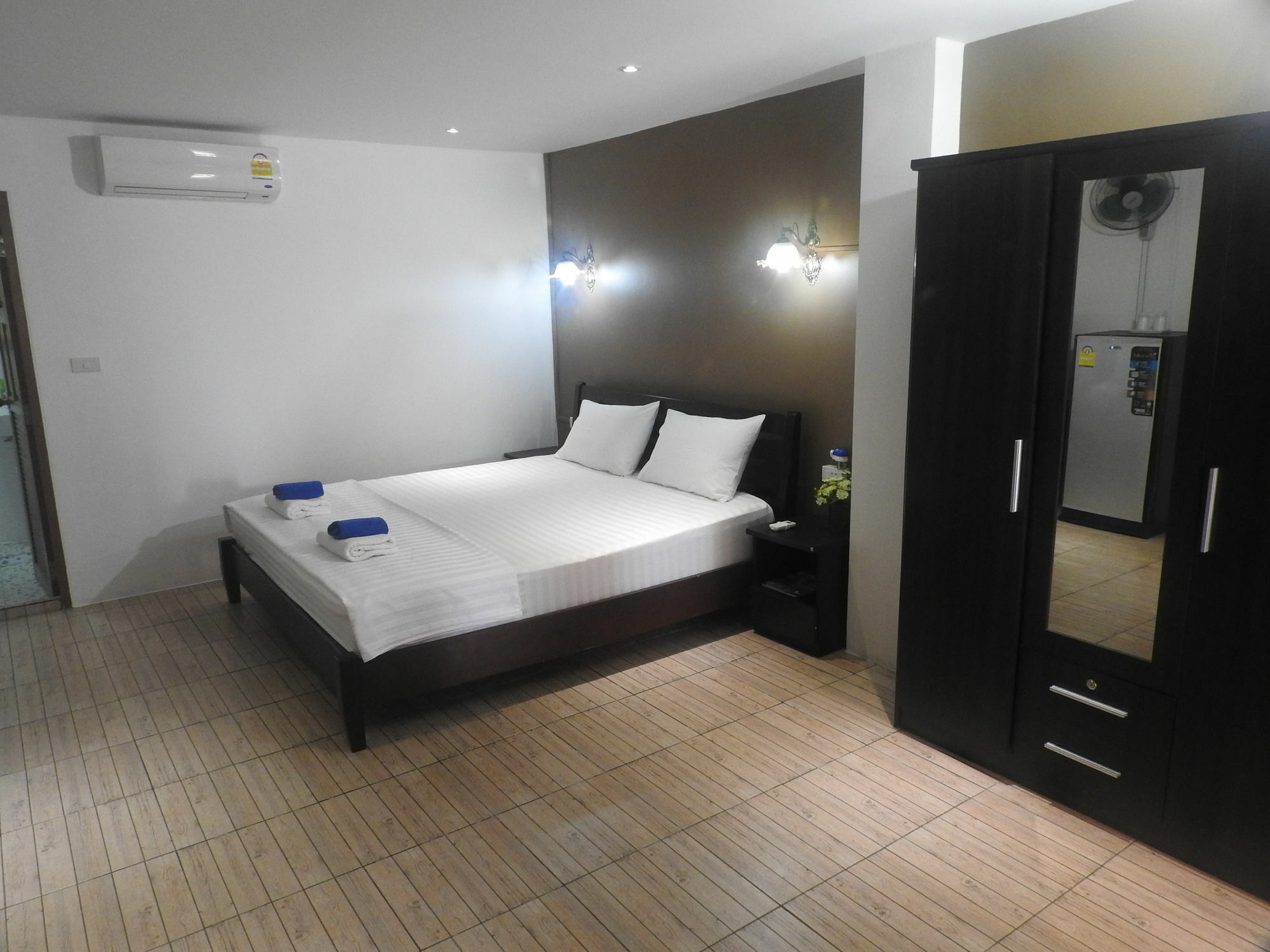 Allstar Guesthouse Karon Екстериор снимка