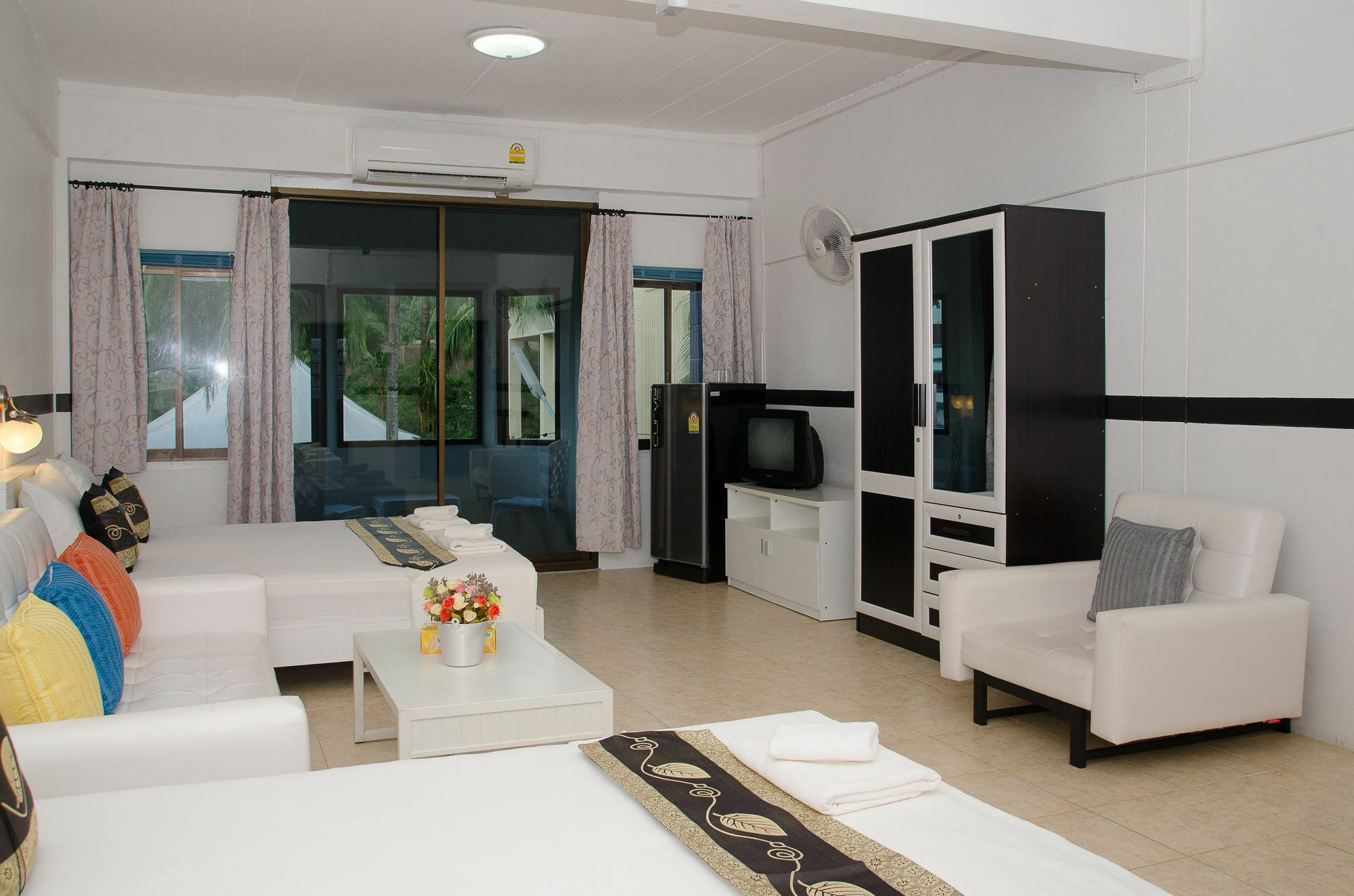 Allstar Guesthouse Karon Екстериор снимка