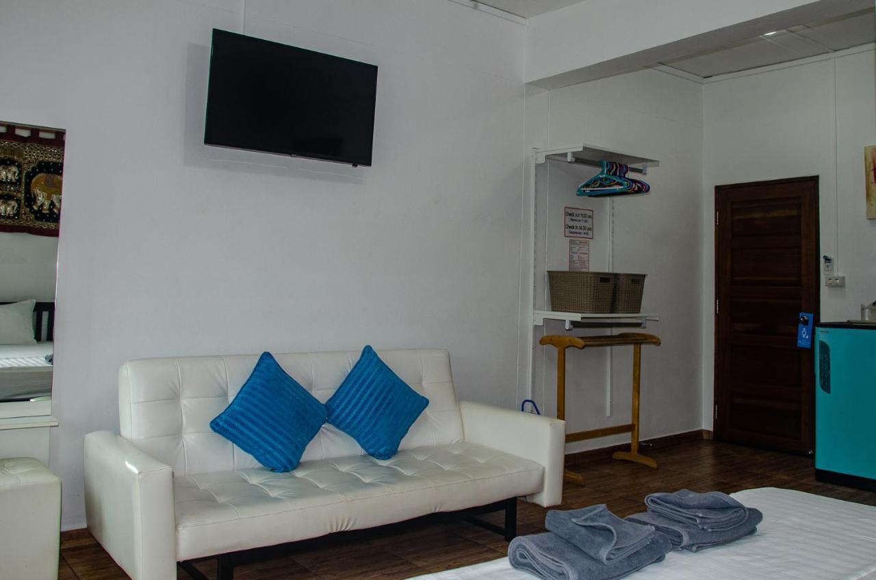 Allstar Guesthouse Karon Екстериор снимка