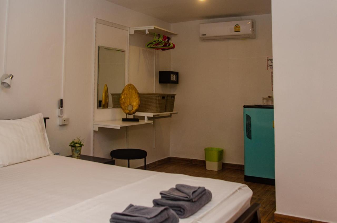 Allstar Guesthouse Karon Екстериор снимка
